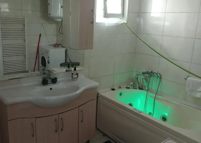 Kuca Za Odmor Sa Jakuzijem